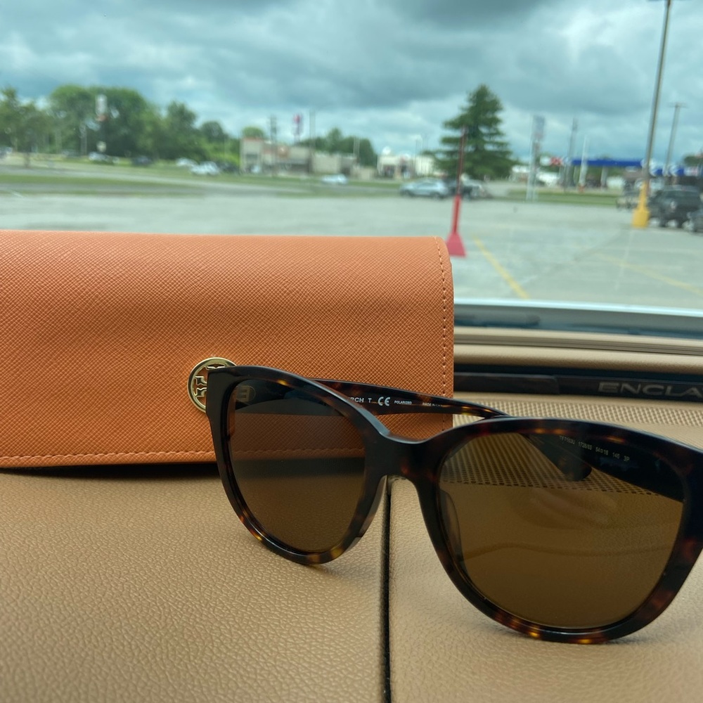 Tory Burch sunglasses tourtoise